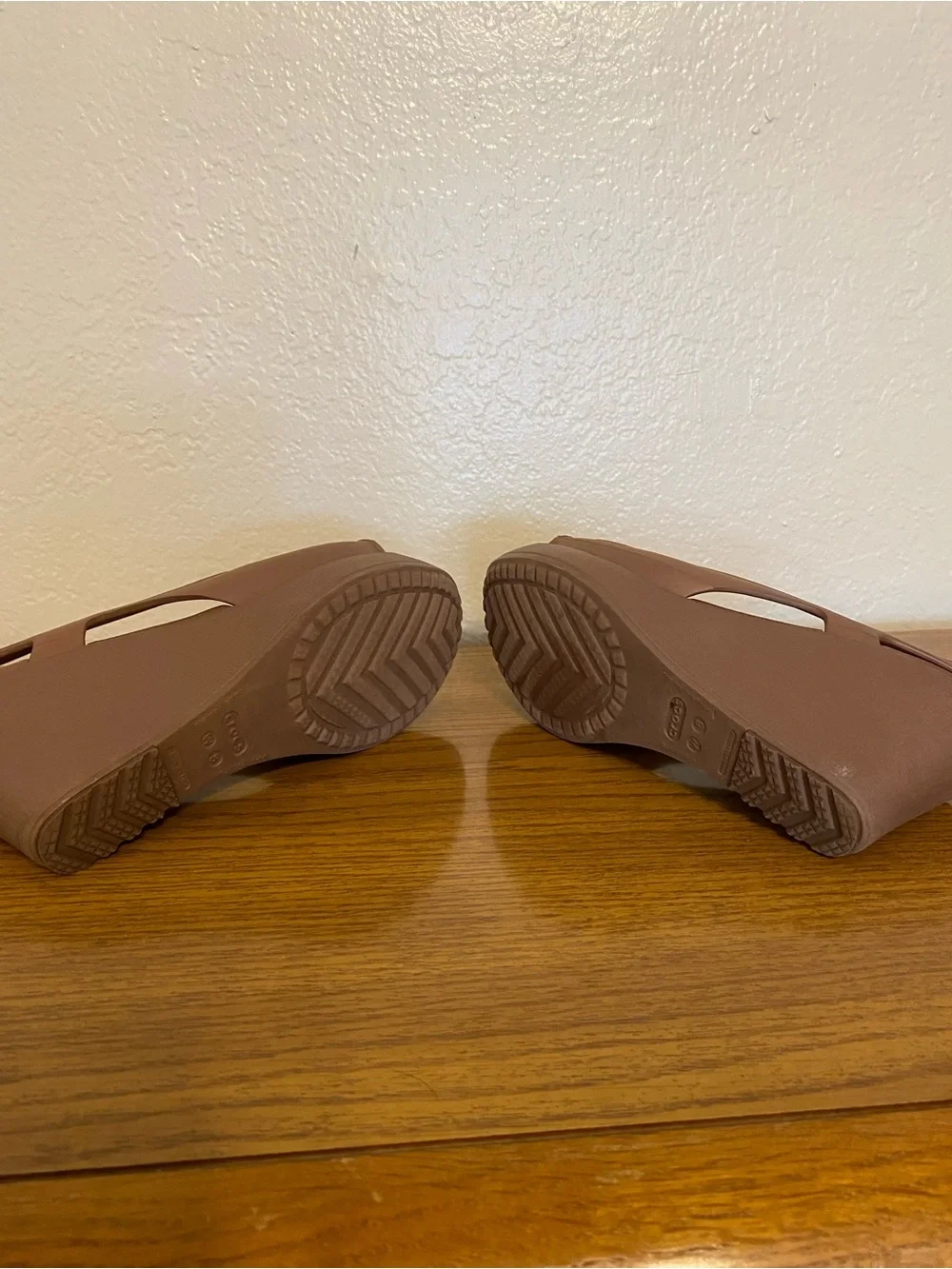 CROCS comfortable wedge